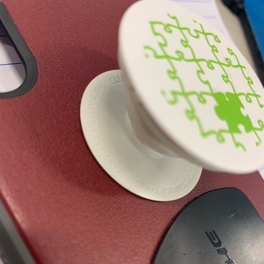 Pop socket